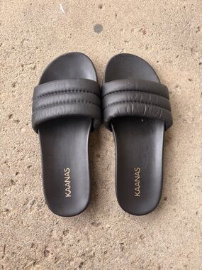 HANDMADE Kaanas Black Quilted Slide Sandals